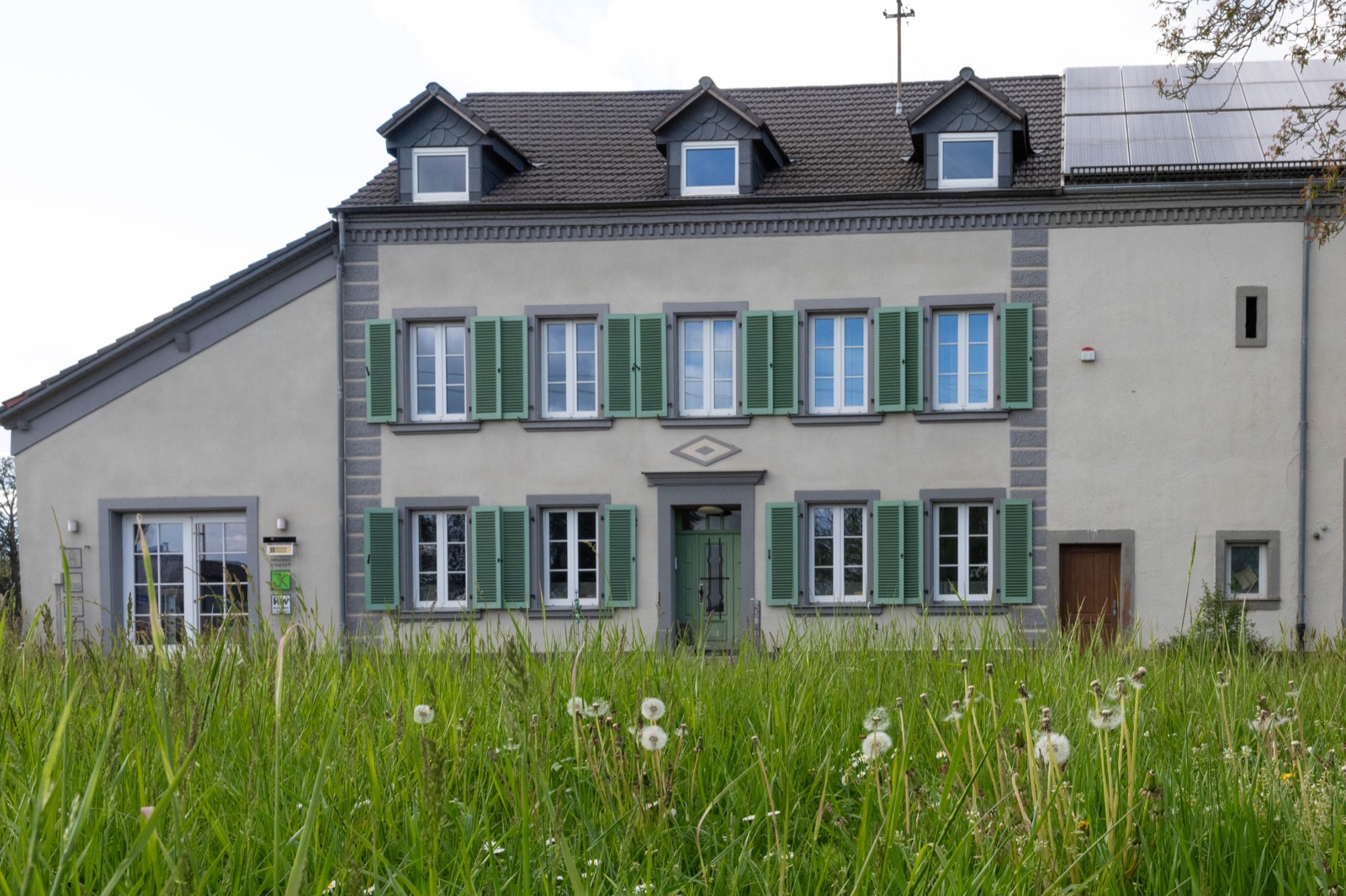Praxis und Gartenbereich