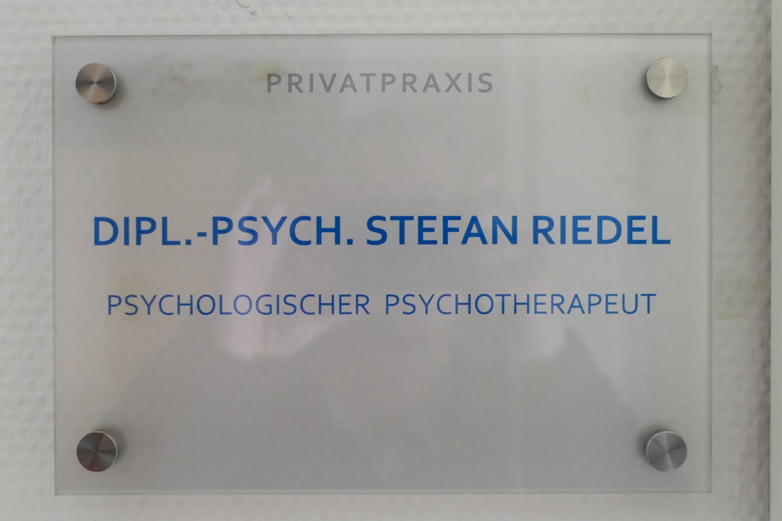 Praxisschild Stefan Riedel